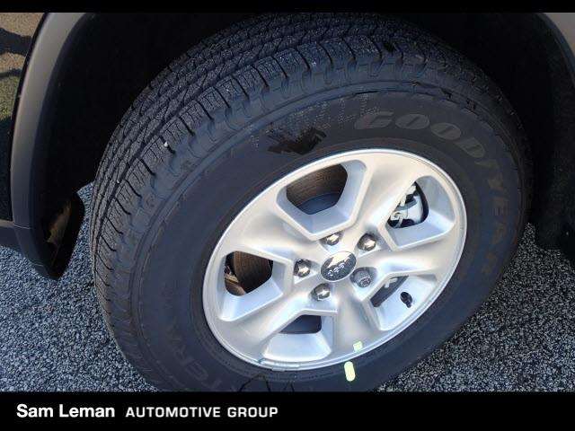 2017 Jeep Grand Cherokee 4x2 Laredo 4dr SUV